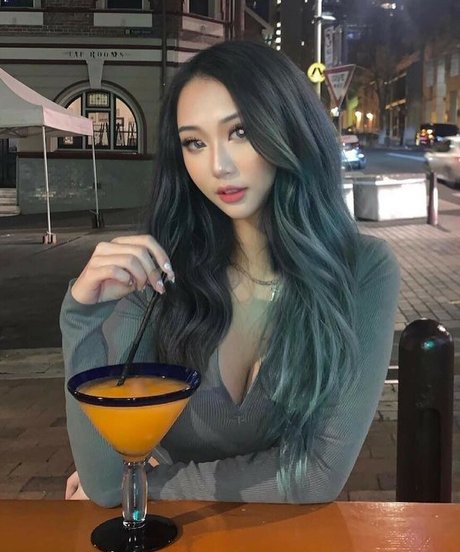 Photo nue de fuite OnlyFans de Kkarenzeng