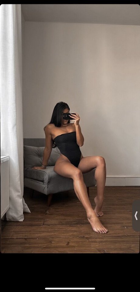 Photo nue de fuite OnlyFans de Leah Shutkever