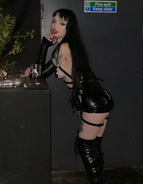 Photo nue de fuite OnlyFans de Missdellavigne