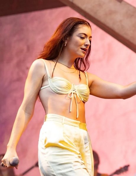 Photo nue de fuite OnlyFans de Lorde
