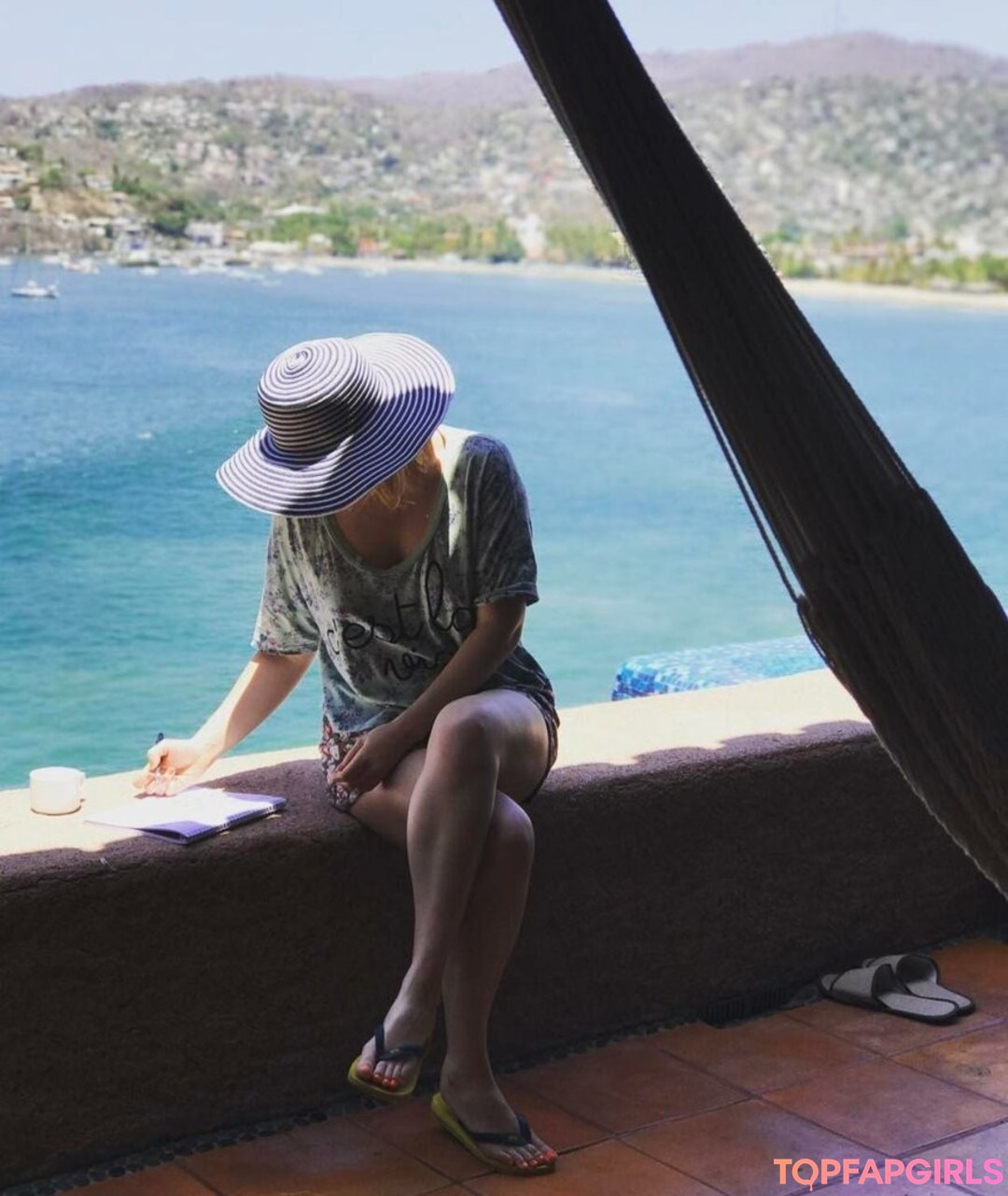 Photo nue de fuite OnlyFans de Ashley Johnson #148 Photo nue de fuite OnlyFans de Ashley Johnson #148