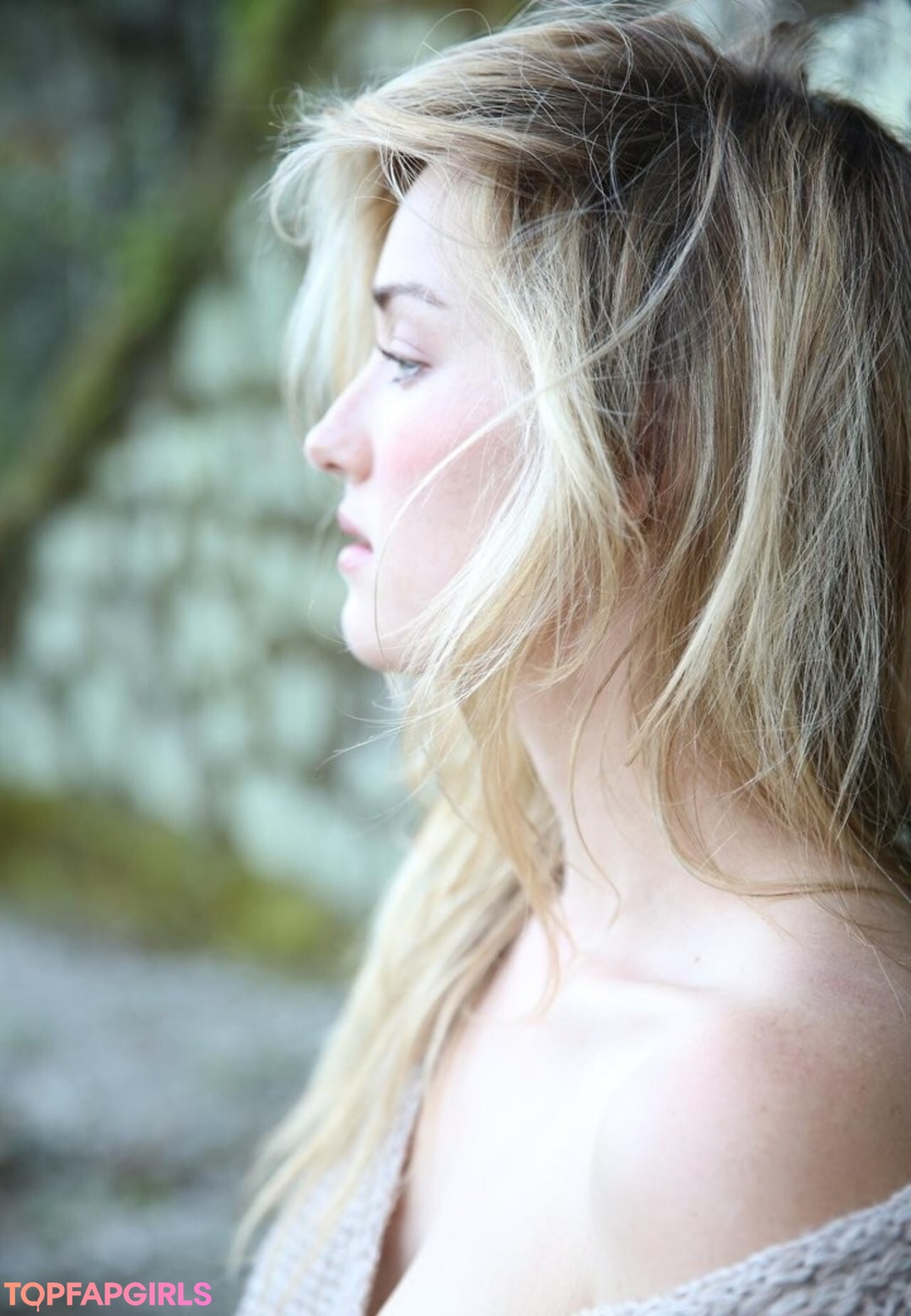 Photo nue de fuite OnlyFans de Ashley Johnson #15 Photo nue de fuite OnlyFans de Ashley Johnson #15