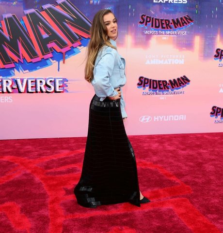 Hailee Steinfeld