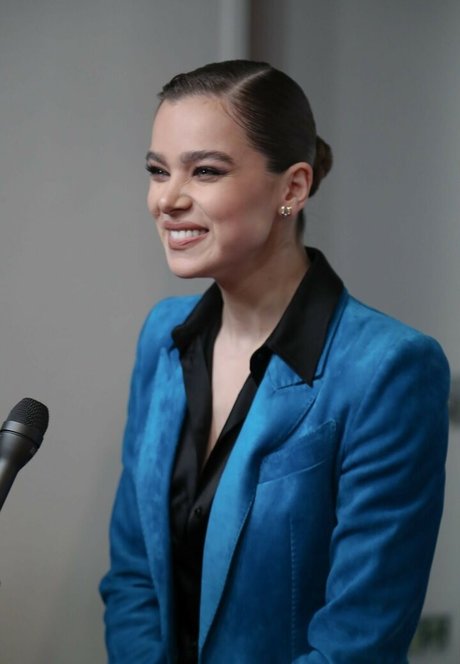 Hailee Steinfeld