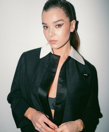 Hailee Steinfeld