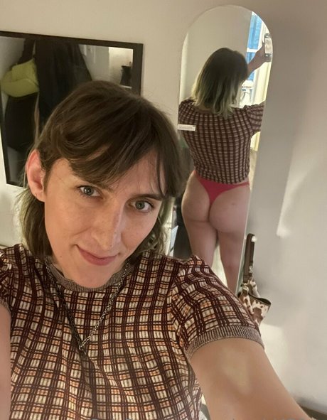 Photo nue de fuite OnlyFans de Xxpissgirl420xx