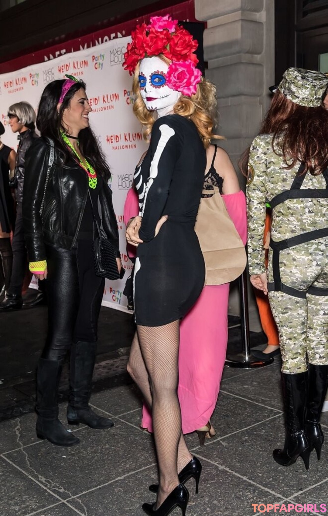 Photo nue de fuite OnlyFans de Heather Graham #110 Photo nue de fuite OnlyFans de Heather Graham #110