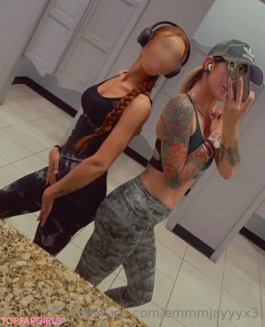 Photo nue de fuite OnlyFans de Emmmjayyyx3 #24 Photo nue de fuite OnlyFans de Emmmjayyyx3 #24