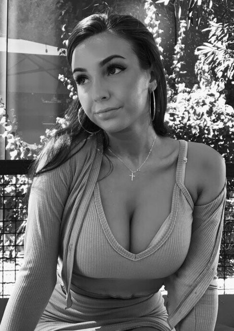 Taylor Alesia