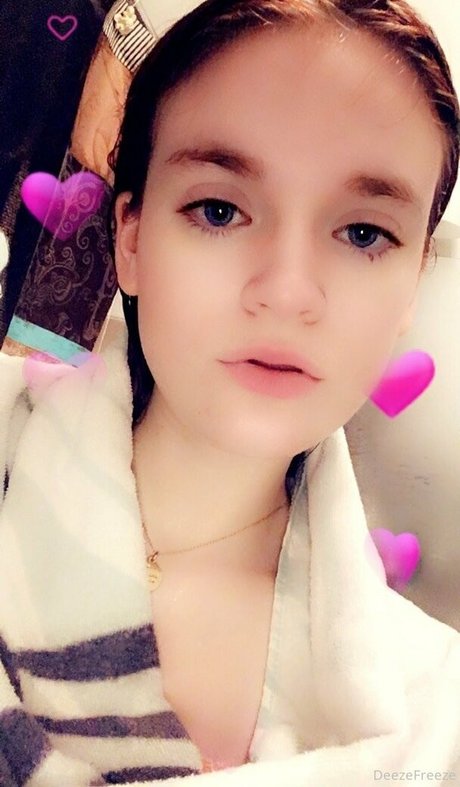 Photo nue de fuite OnlyFans de Deezefreeze