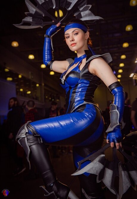 Mortal Kombat Erotic Cosplay