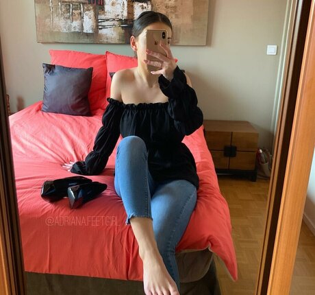 Adrianafeetgirl