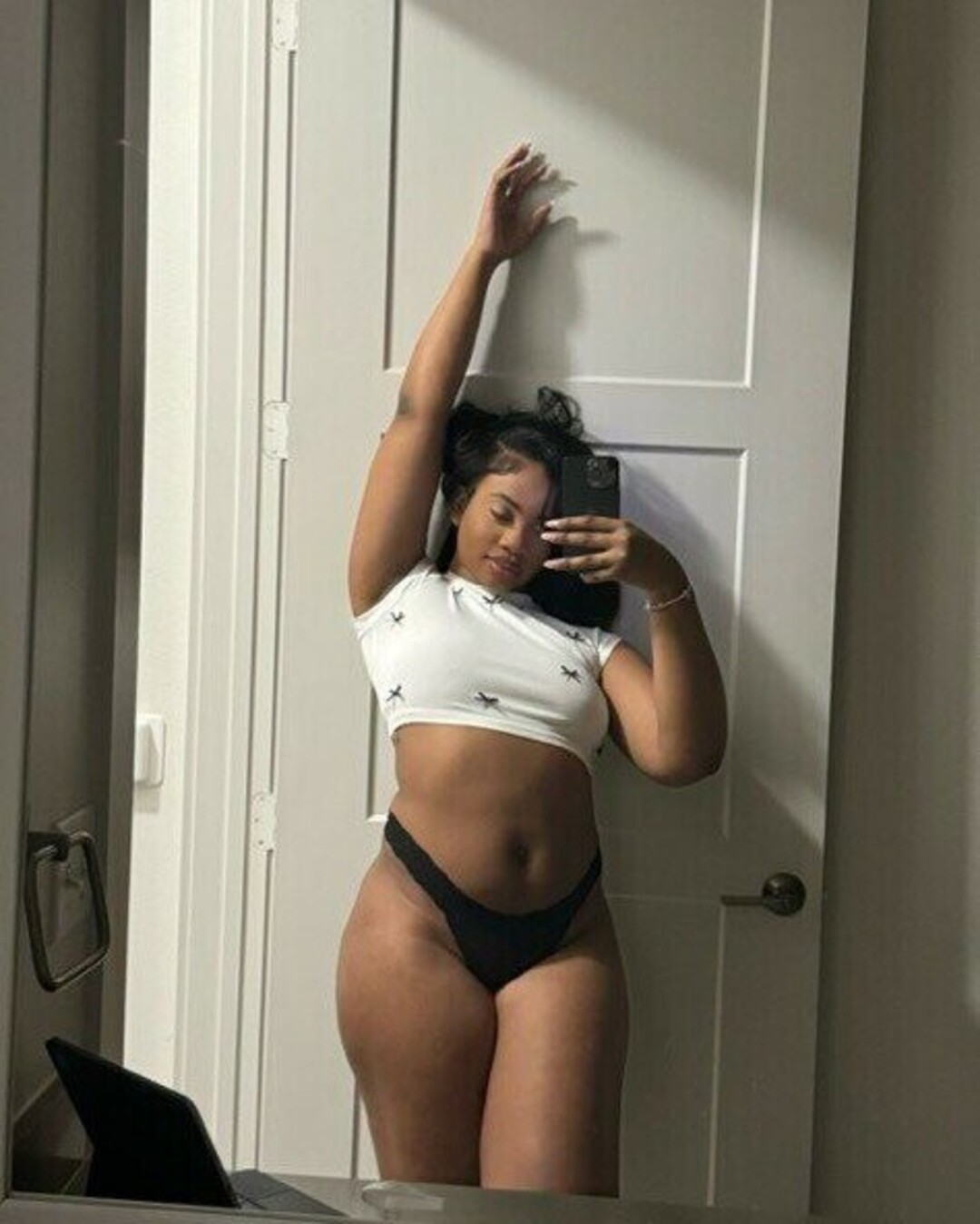 Photo nue de fuite OnlyFans de Moreyaz #18 Photo nue de fuite OnlyFans de Moreyaz #18