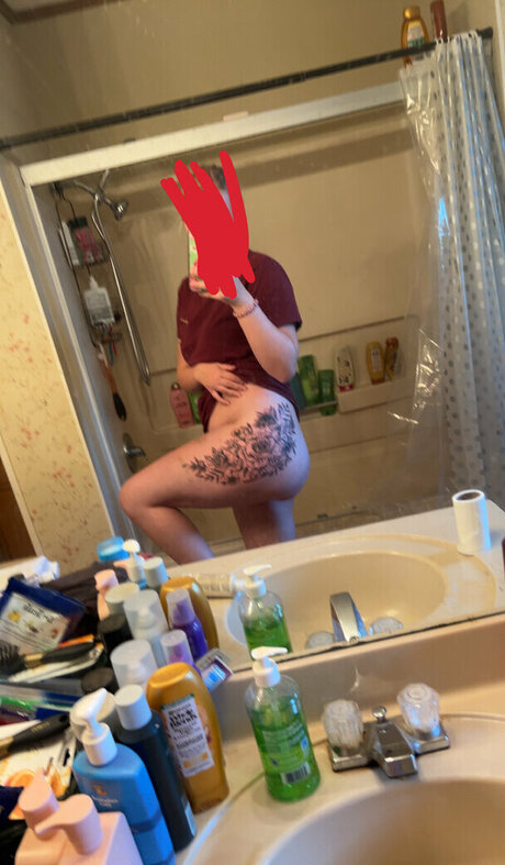 Zestywhitegirlmaria Moore