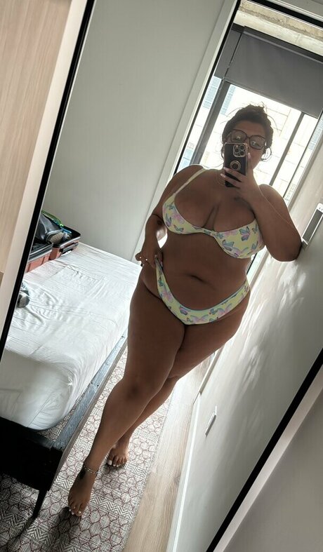 Photo nue de fuite OnlyFans de Calista Diamandis