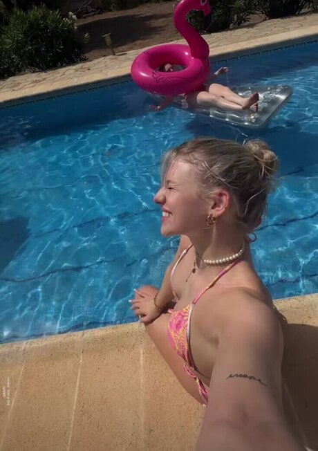 Photo nue de fuite OnlyFans de Caalmeannaa