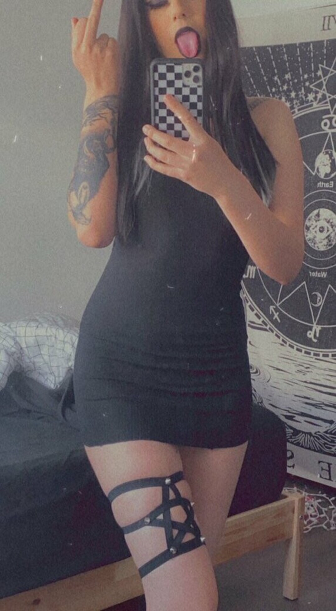 Photo nue de fuite OnlyFans de Ne0nprincess #36 Photo nue de fuite OnlyFans de Ne0nprincess #36