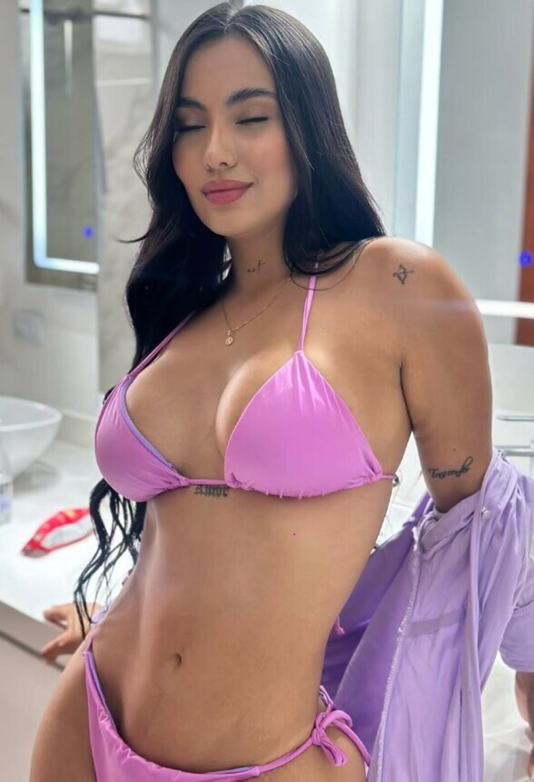 Photo nue de fuite OnlyFans de Juliana Karie #2 Photo nue de fuite OnlyFans de Juliana Karie #2