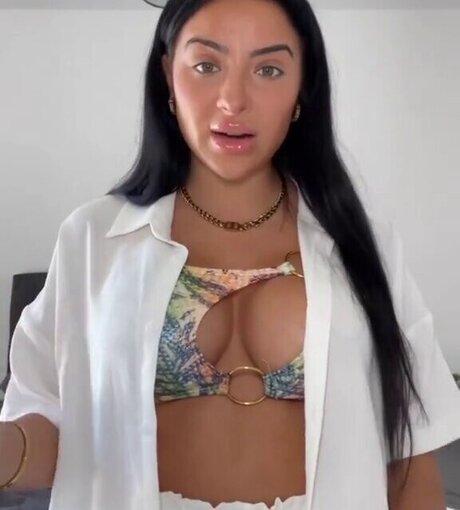 Photo nue de fuite OnlyFans de Leyla Lahouar