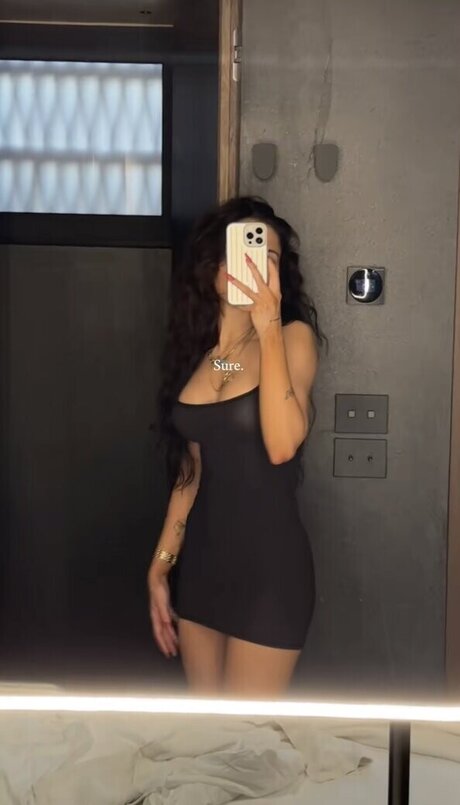 Photo nue de fuite OnlyFans de Merve Zkan