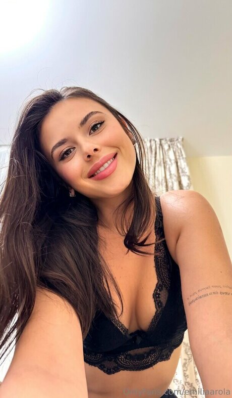 Photo nue de fuite OnlyFans de Emiliaarola