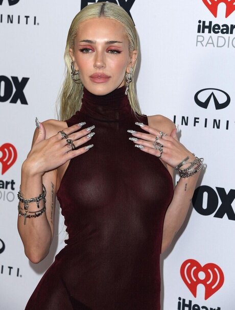 Delilah Hamlin