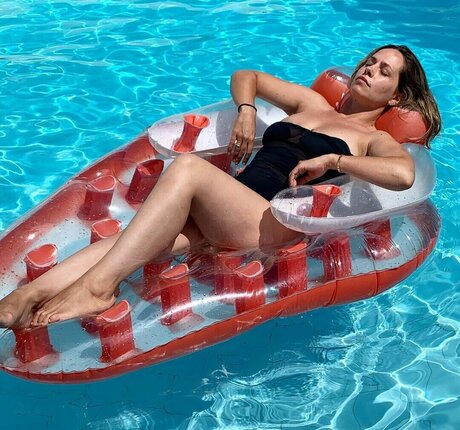 Celebrity Guilty Pleasures & Underrated Women