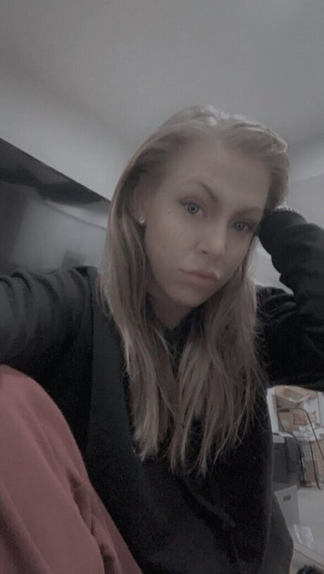 Leah Luv
