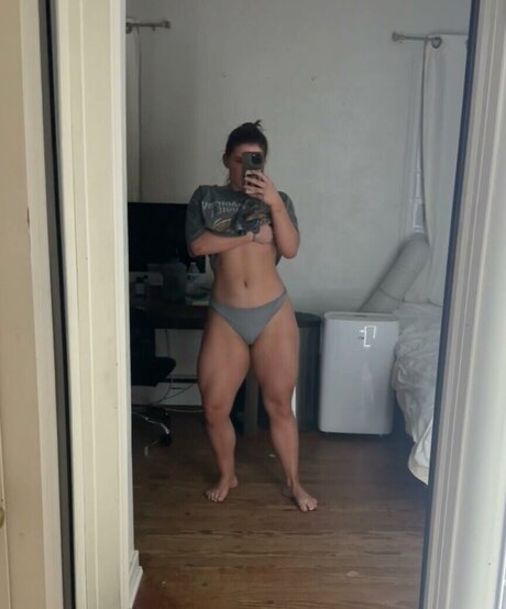 Photo nue de fuite OnlyFans de Savliftss