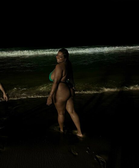 Photo nue de fuite OnlyFans de Velvet Scarlett