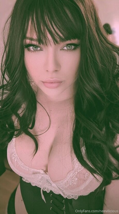 Photo nue de fuite OnlyFans de Neeviliciouz