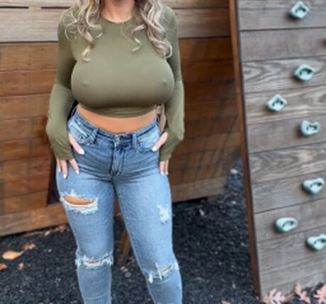NoraRoseJeanxx