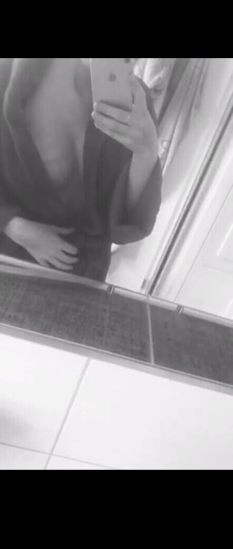 Photo nue de fuite OnlyFans de Joleen69