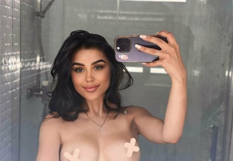 Nina_grey