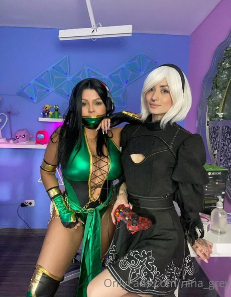 Nina_grey