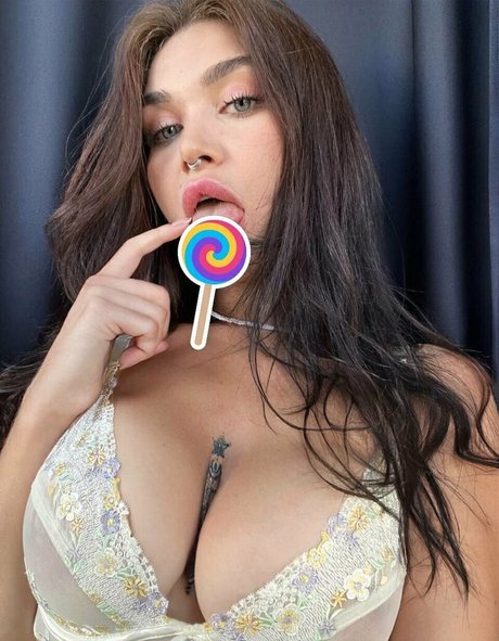 Nina_grey