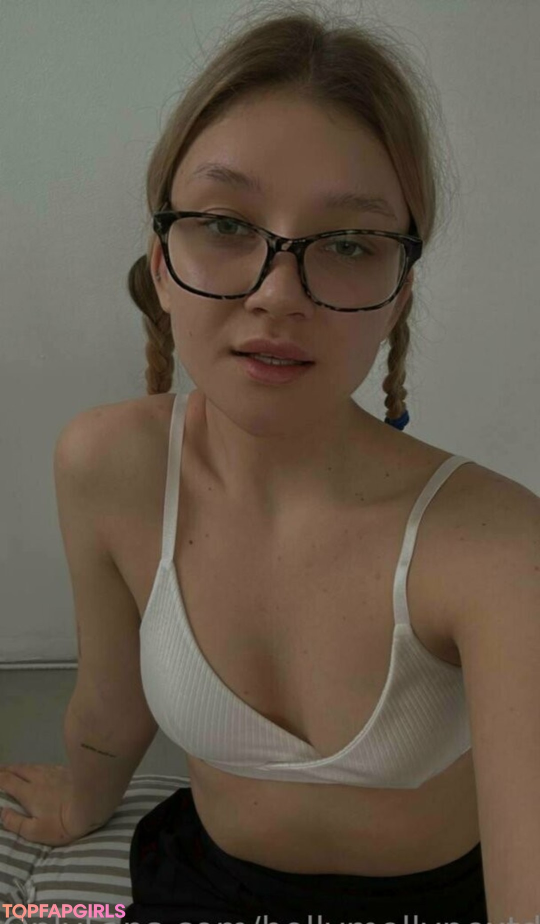 Photo nue de fuite OnlyFans de Hollymollynextdoor #19 Photo nue de fuite OnlyFans de Hollymollynextdoor #19