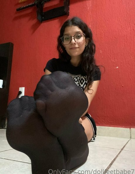 Photo nue de fuite OnlyFans de Dollfeetbabe7