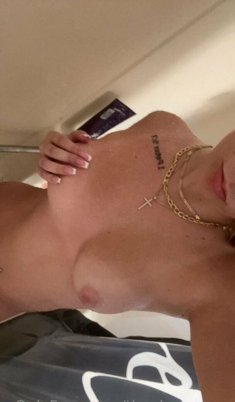 Photo nue de fuite OnlyFans de Theylovemace