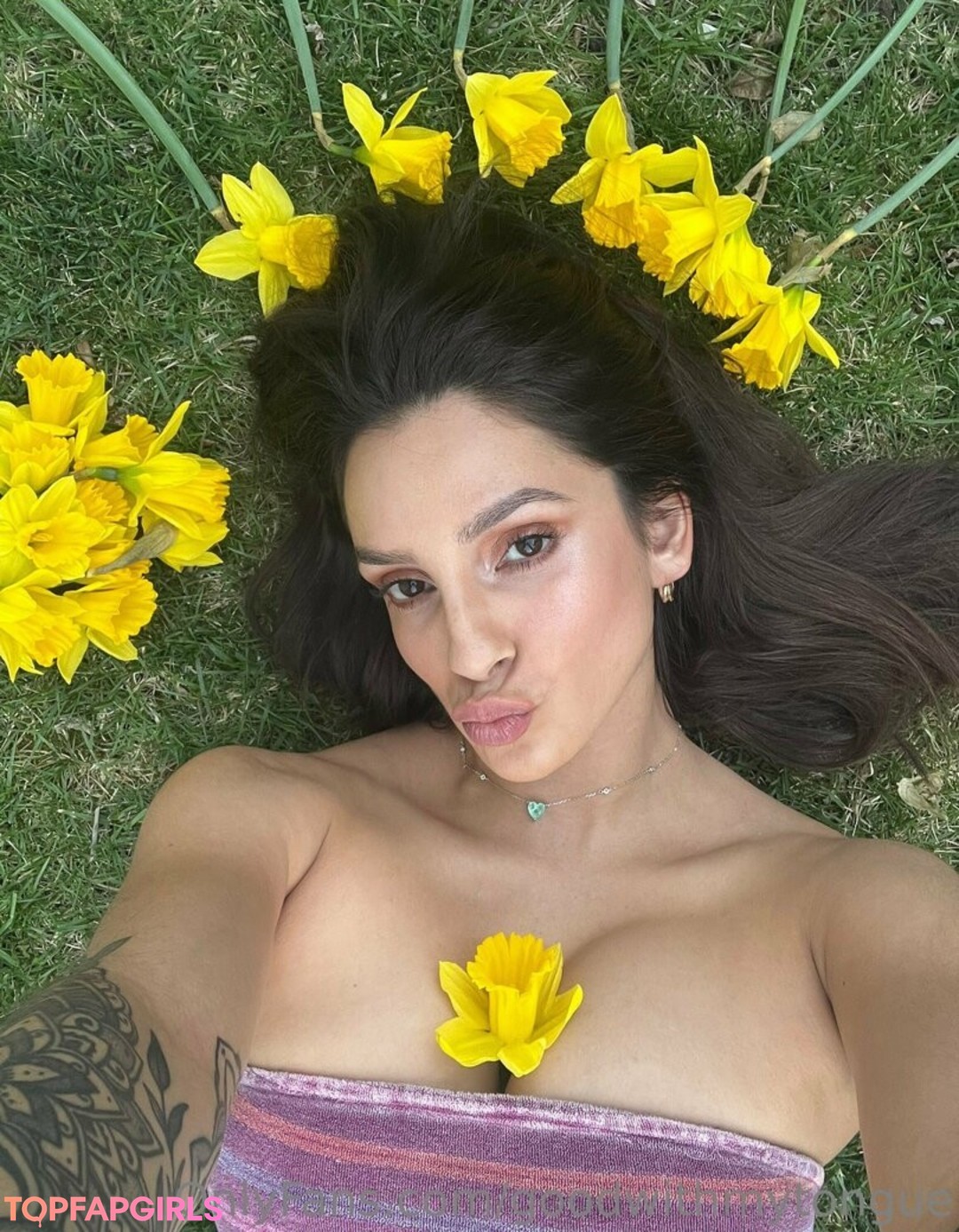 Photo nue de fuite OnlyFans de Goodwithmytongue #118 Photo nue de fuite OnlyFans de Goodwithmytongue #118