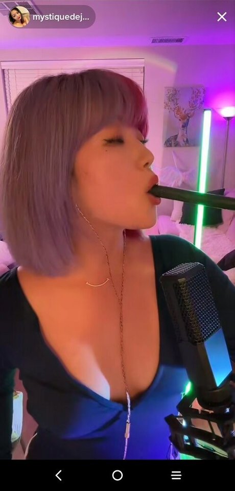 Photo nue de fuite OnlyFans de Mystiquede