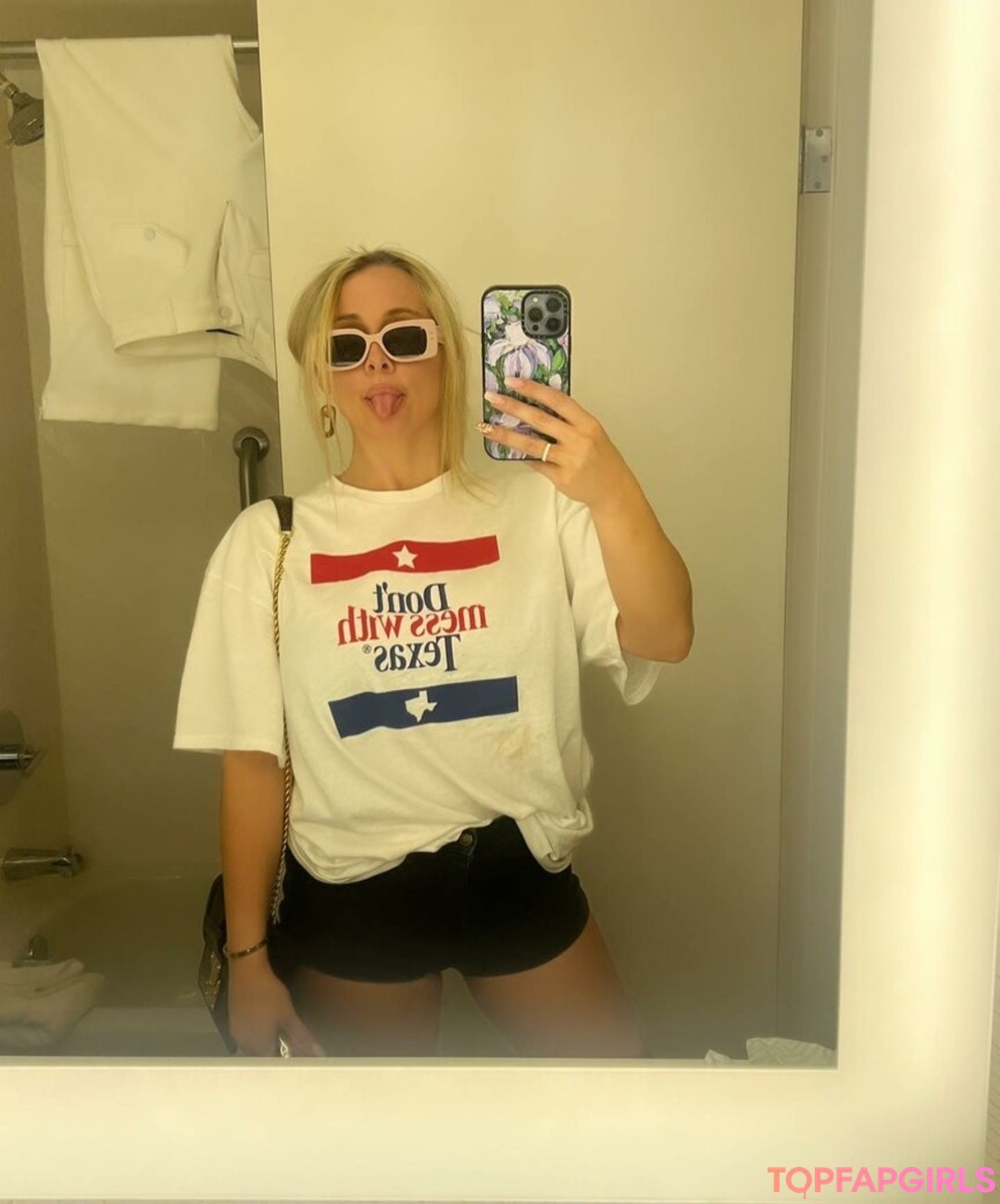 Photo nue de fuite OnlyFans de Cara Luby #262 Photo nue de fuite OnlyFans de Cara Luby #262