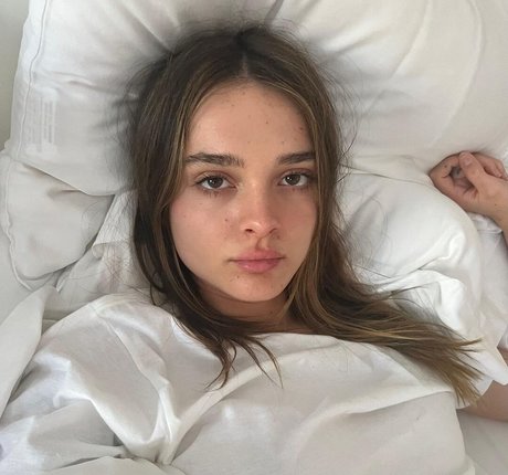 Photo nue de fuite OnlyFans de Charlotte Lawrence