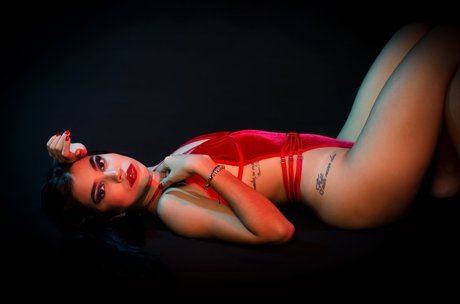 Photo nue de fuite OnlyFans de Lia Latina