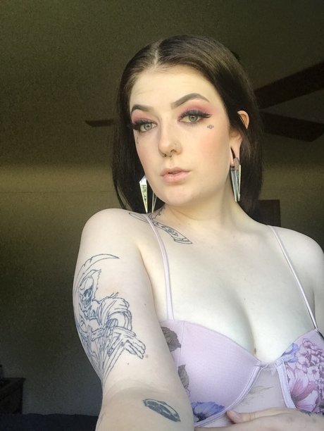 Photo nue de fuite OnlyFans de Leah Beah