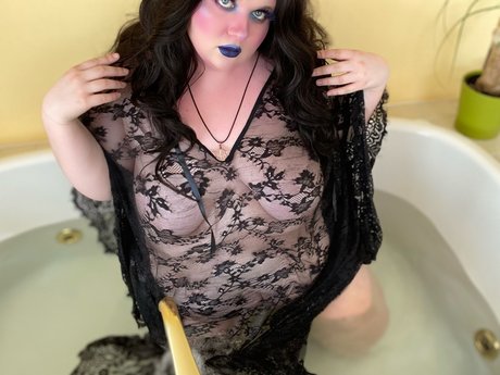 Photo nue de fuite OnlyFans de Lilano Ads 