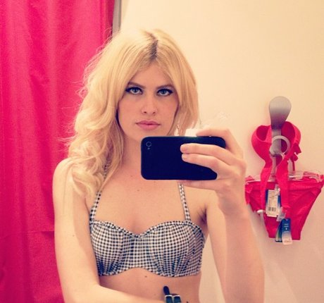 Adriana Abenia