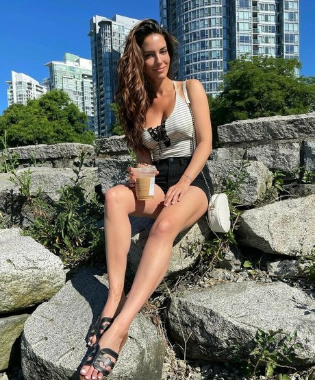 Jessica Lowndes