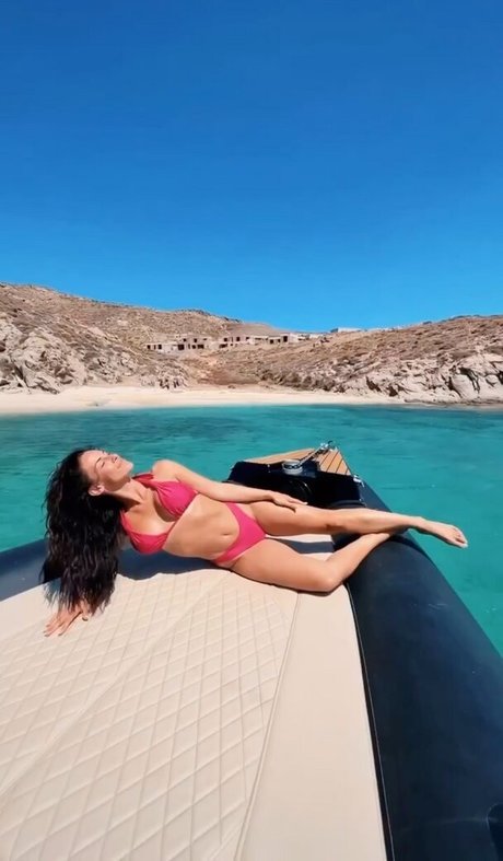Jessica Lowndes