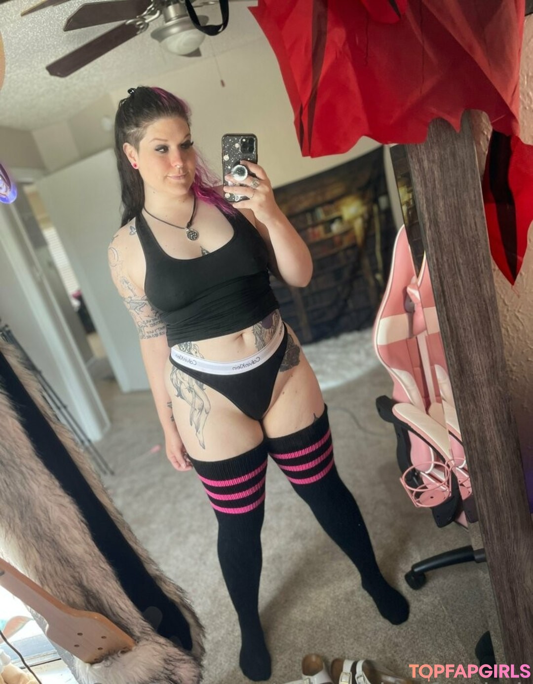 Photo nue de fuite OnlyFans de Quinnightafterdark #49 Photo nue de fuite OnlyFans de Quinnightafterdark #49